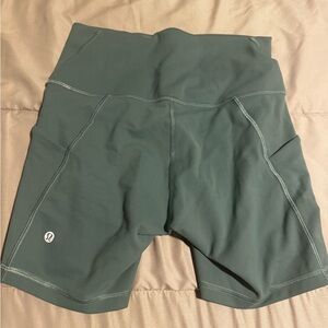 lululemon athletica Women's green Bike Shorts sz8 like new
